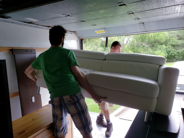 Pods-Loading-And-Unloading--pods-loading-and-unloading.jpg-image