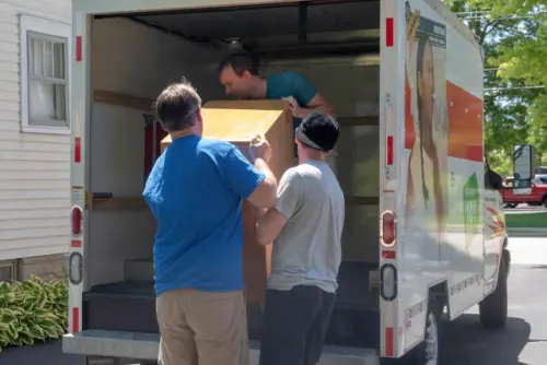 Truck-Loading-And-Unloading---in-Tyrone-Georgia-truck-loading-and-unloading-tyrone-georgia.jpg-image
